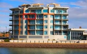 Wallaroo Marina Luxury Apartment